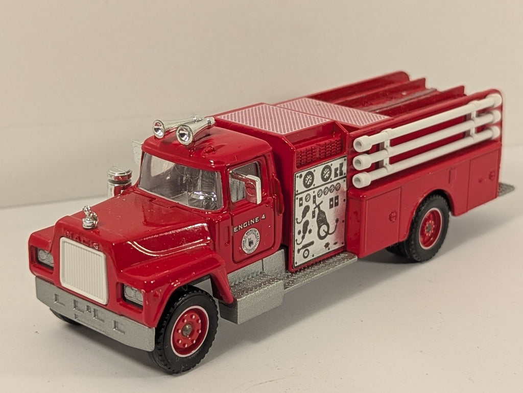 Solido 3106 Mack R 600 Brewster Fire Department Engine 4