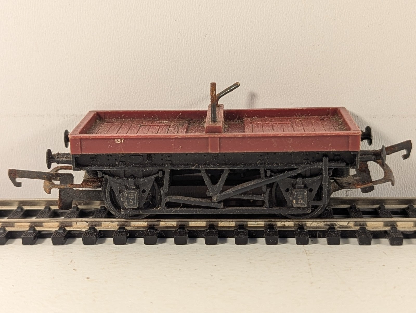 Tri-ang OO Gauge BR 13-Ton Medium Wagon with Bolster Goods Wagon