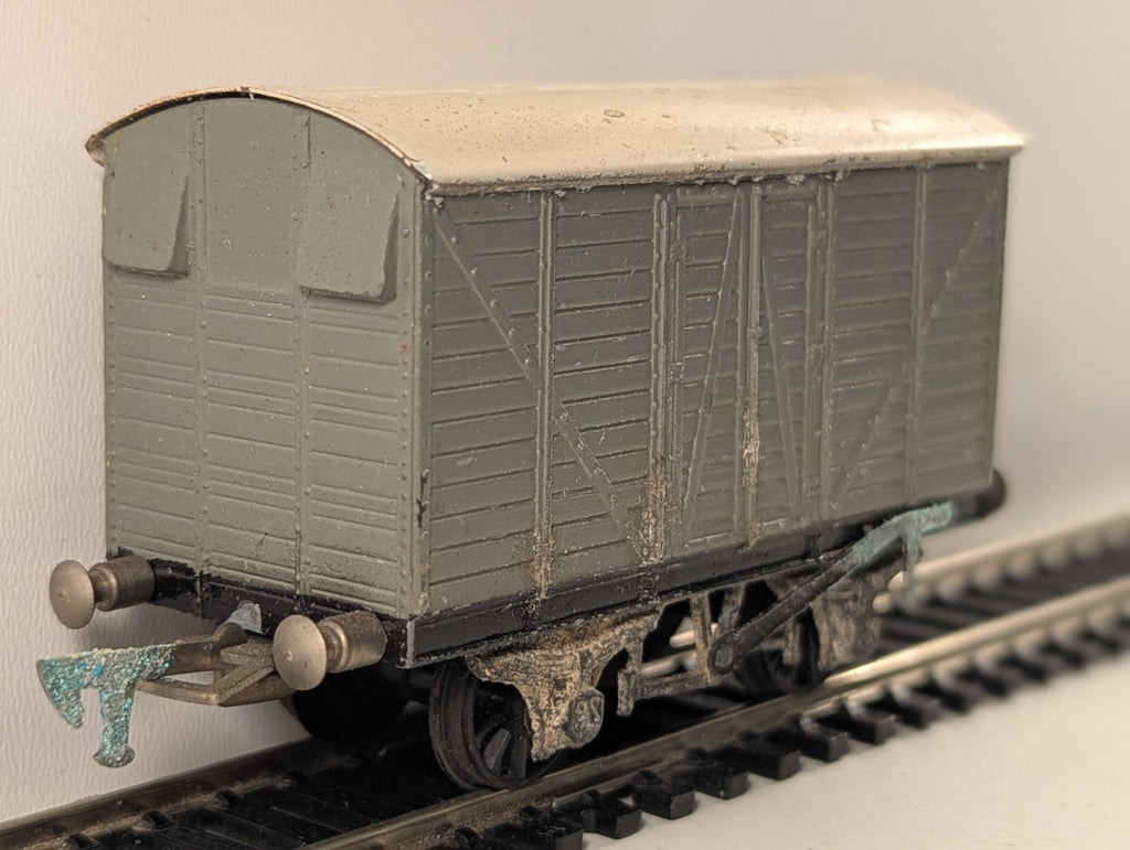 Graham Farish FormoVan Double Vent Goods Van
