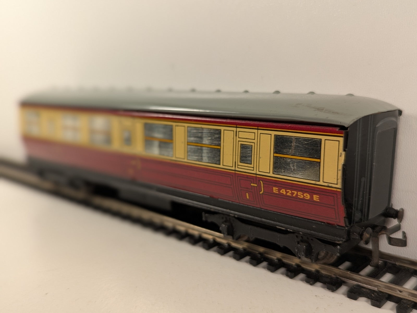 Hornby Dublo BR Gresley Corridor Composite Coach OO Gauge