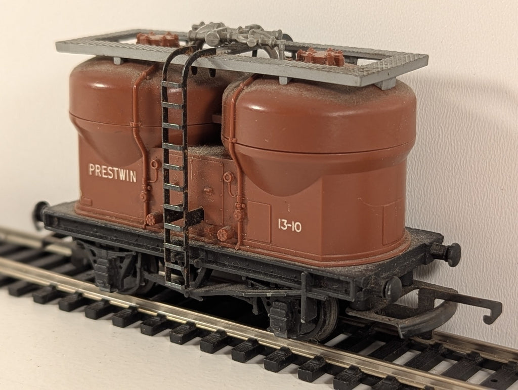 Wrenn 20-Ton Prestwin Twin Silo Wagon OO Gauge