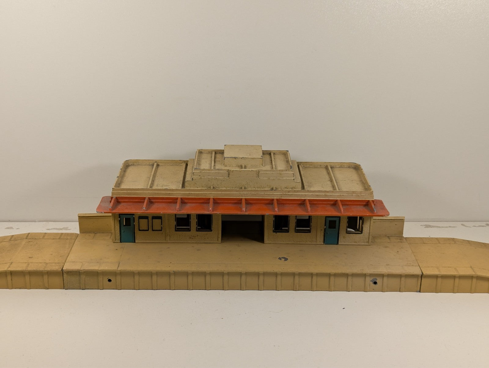 Hornby Dublo D1 Through Station OO Gauge