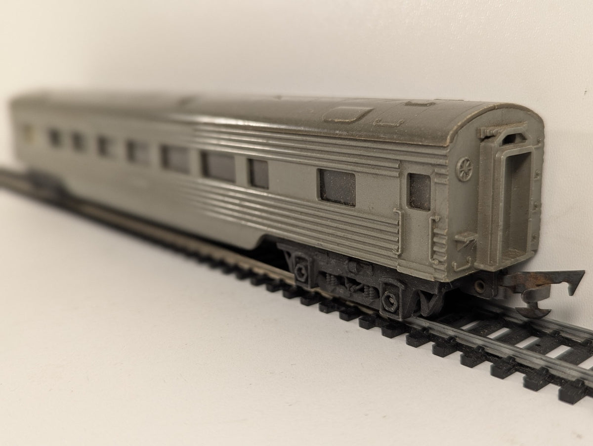 Tri-ang OO Gauge Transcontinental Passenger Coach Silver R.24