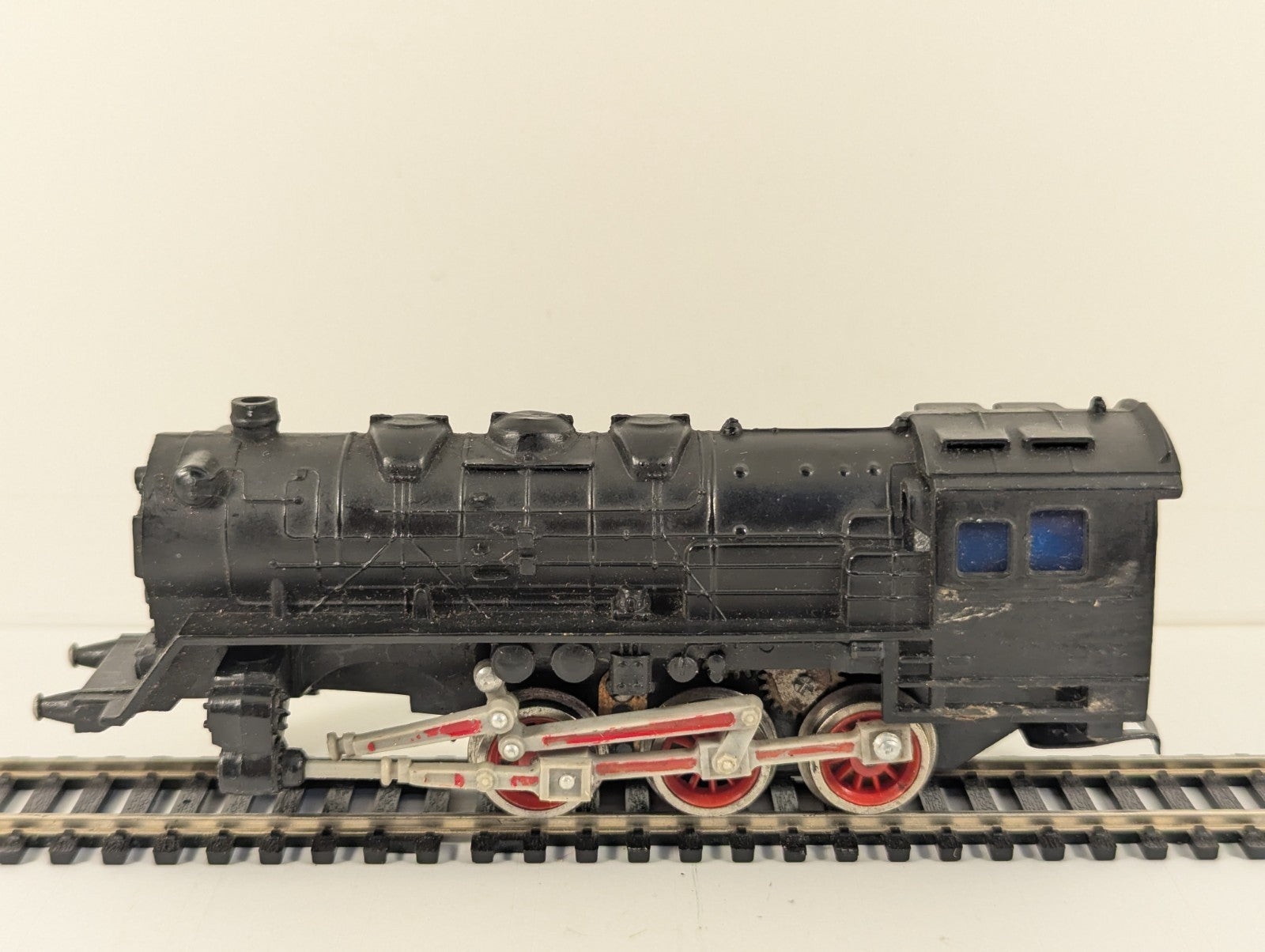 Lima HO Gauge DB E680 Steam Locomotive - Missing parts