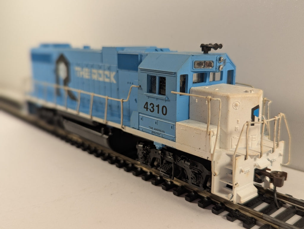 Athearn HO Gauge GP38-2 Powered Diesel Locomotive 4310 Rock Island Blue & White