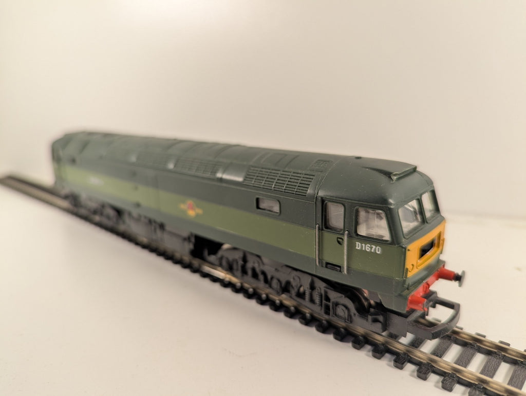 Hornby R073 BR Class 47 D1670 “Mammoth” BR Two Tone Green