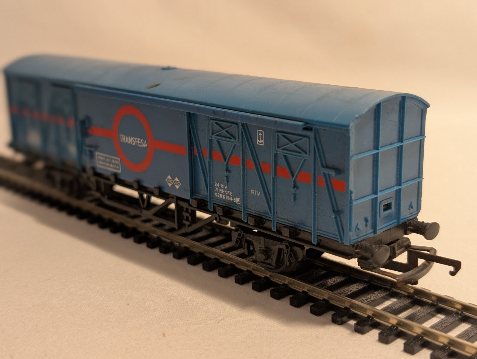 Hornby R741 OO Gauge VIX International Ferry Van – Transfesa
