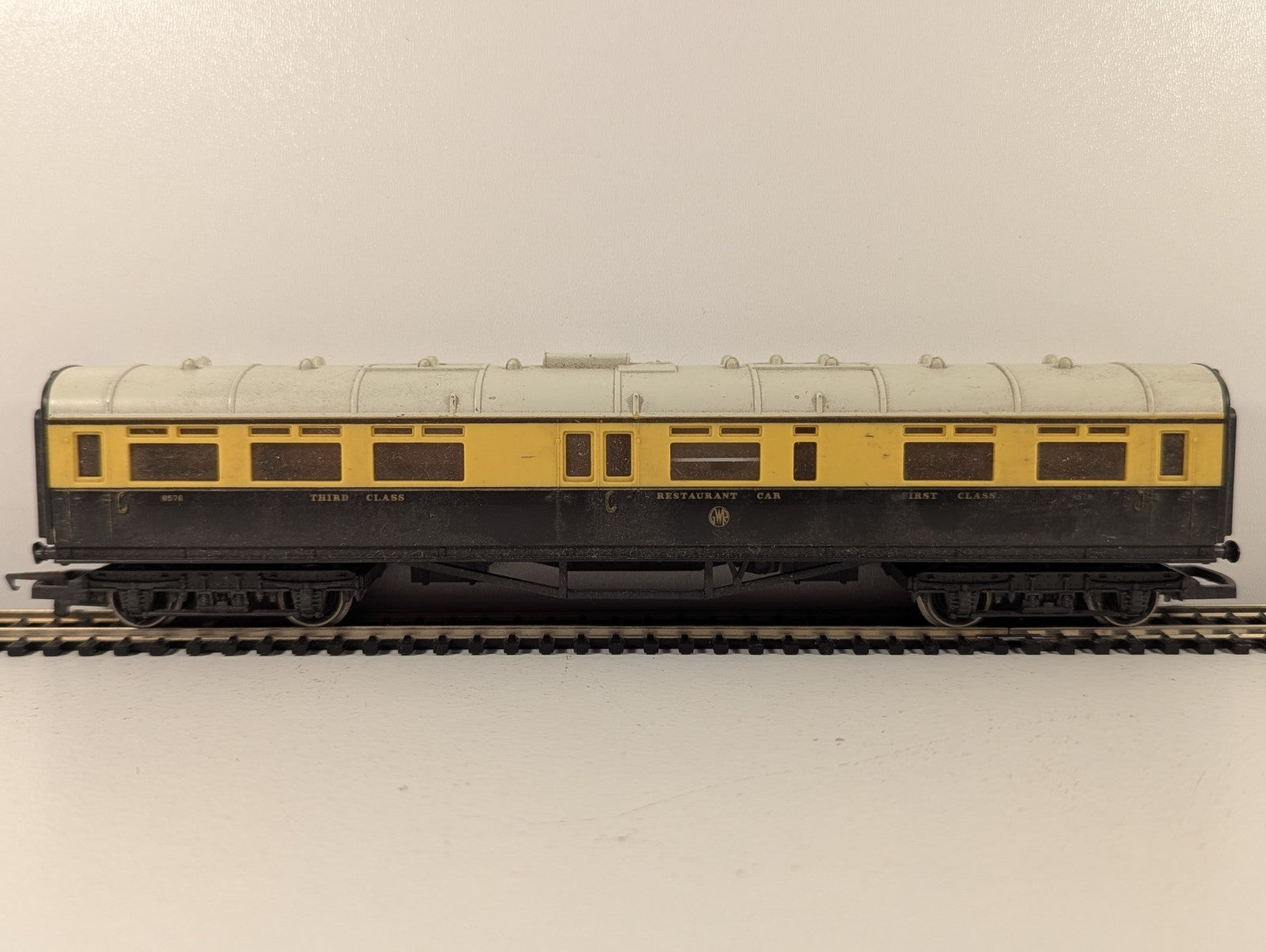 Hornby OO Gauge GWR Collett Restaurant Car