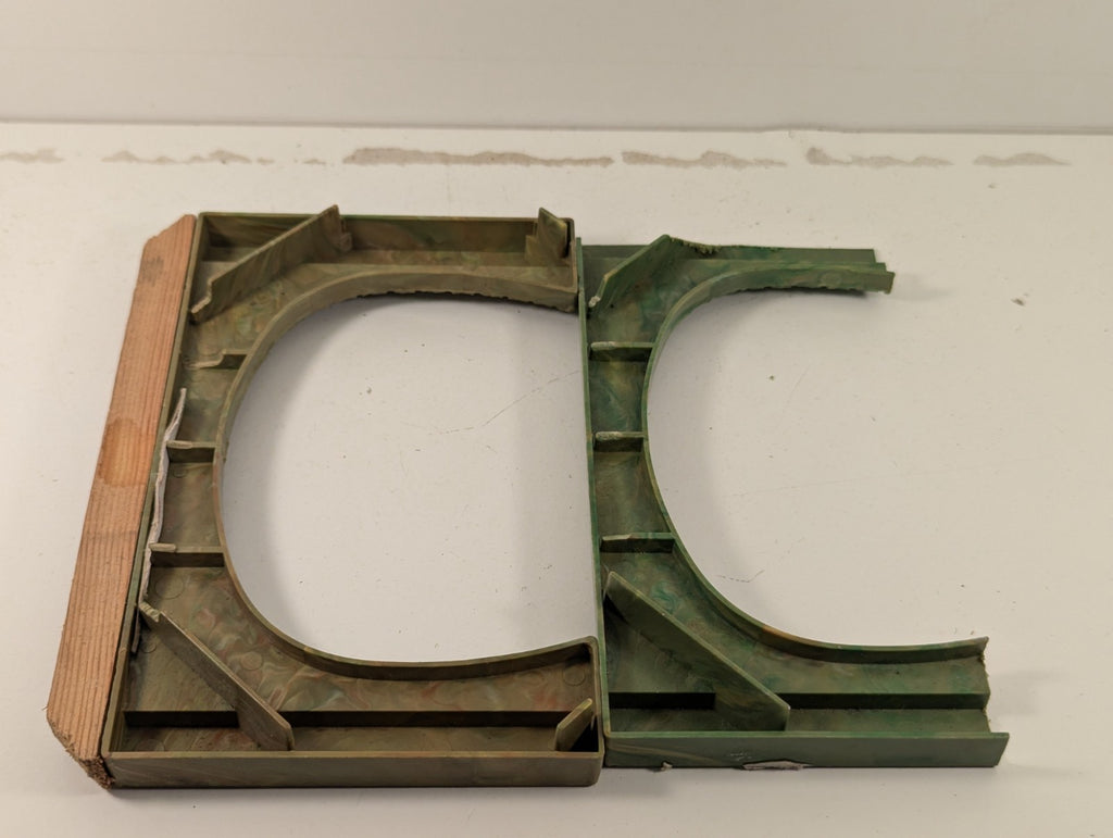 Hornby R164 OO Gauge Double Track Tunnel Portals - one portal is damaged