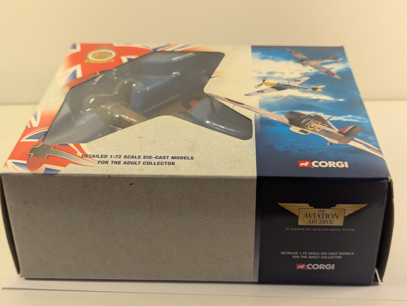 Corgi 49001 Aviation Archive 1:72 Spitfire MkI 74 Sqd RAF Adolf Malan