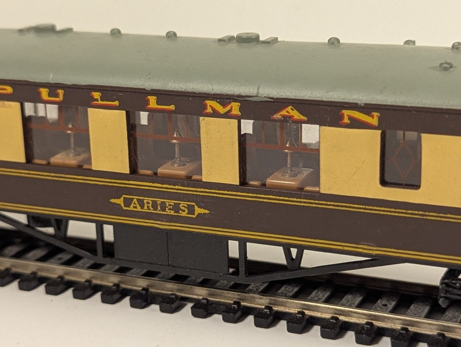 Hornby Dublo Pullman Car 'Aries' OO Gauge