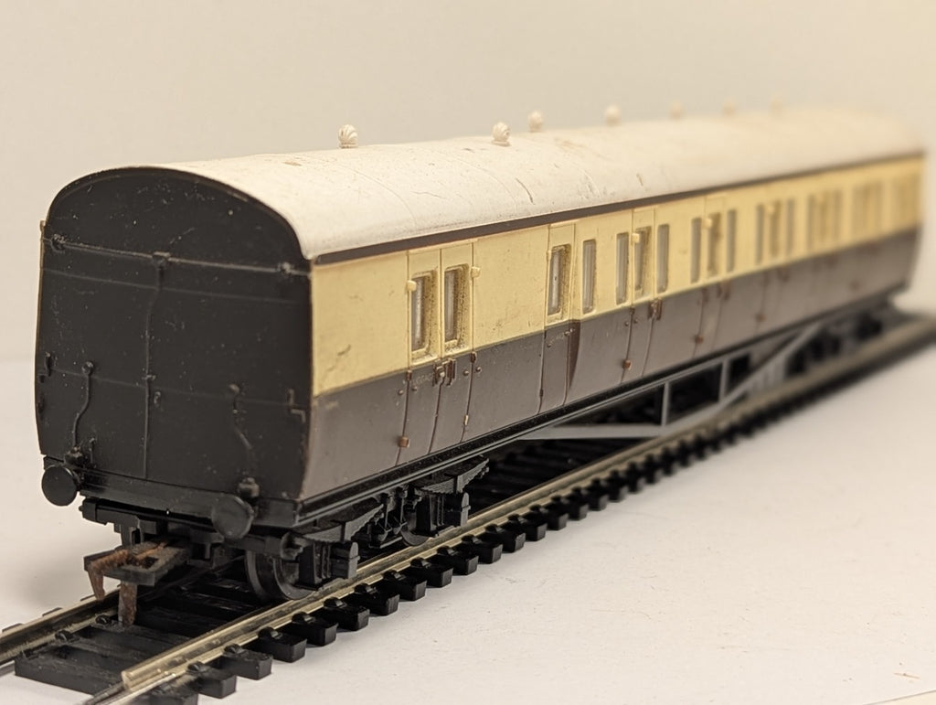 Airfix OO Gauge GWR Suburban Brake Coach (54250-0)