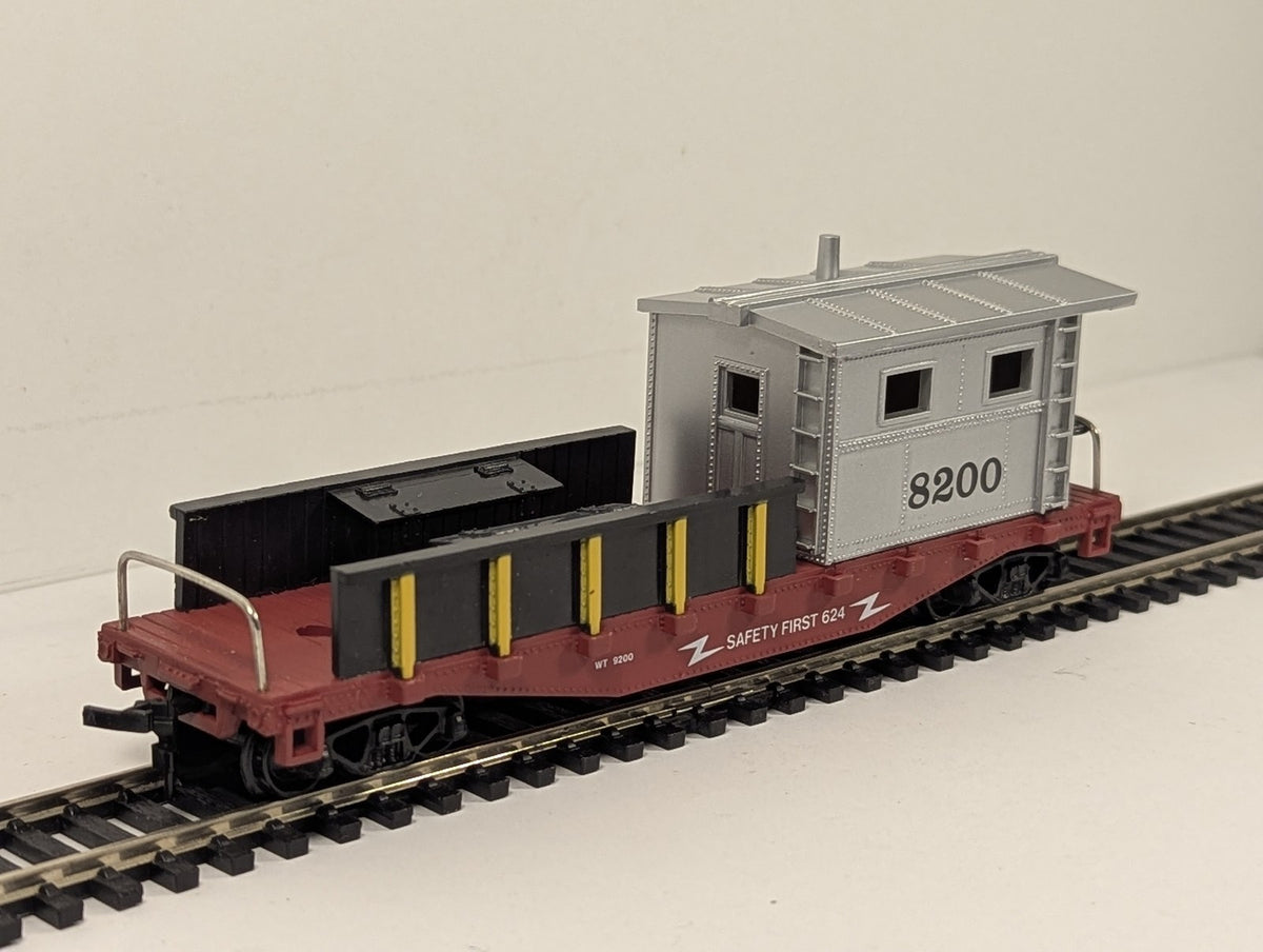 Model Power HO Scale 40' Work Caboose with Tool Boxes 8200 Safety First
