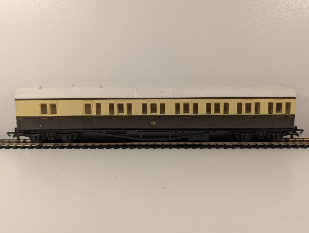 Mainline OO Gauge GWR Brake Third Coach Chocolate & Cream
