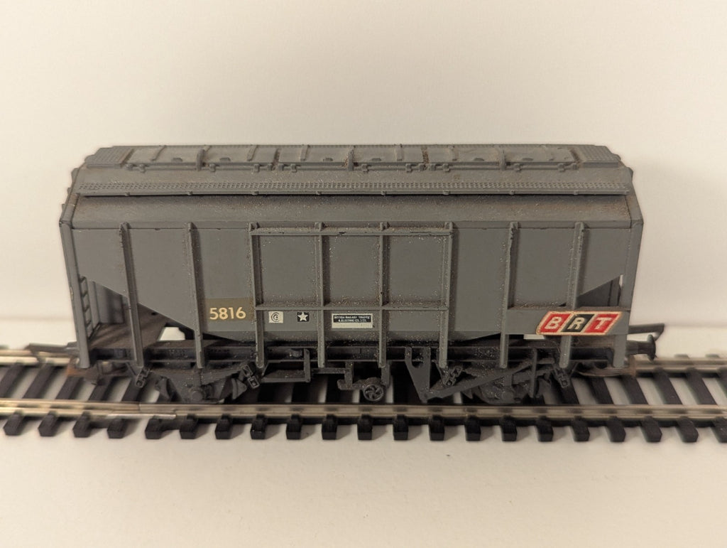 Hornby Bulk Grain Wagon – BRT Grey – 5816