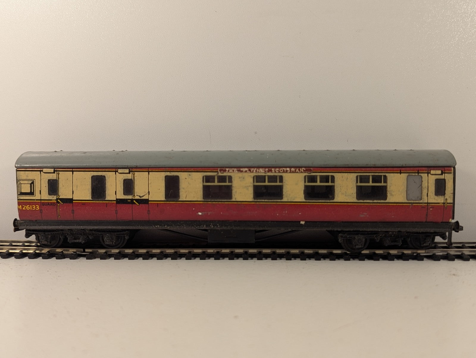 Hornby Dublo OO Gauge BR Crimson & Cream Brake Third Corridor Coach