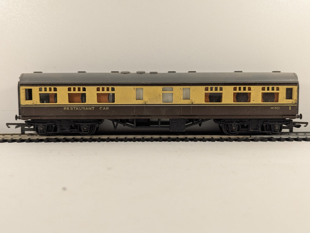 Tri-ang OO Gauge BR Restaurant Car Passenger Coach W301 BR Chocolate and Cream