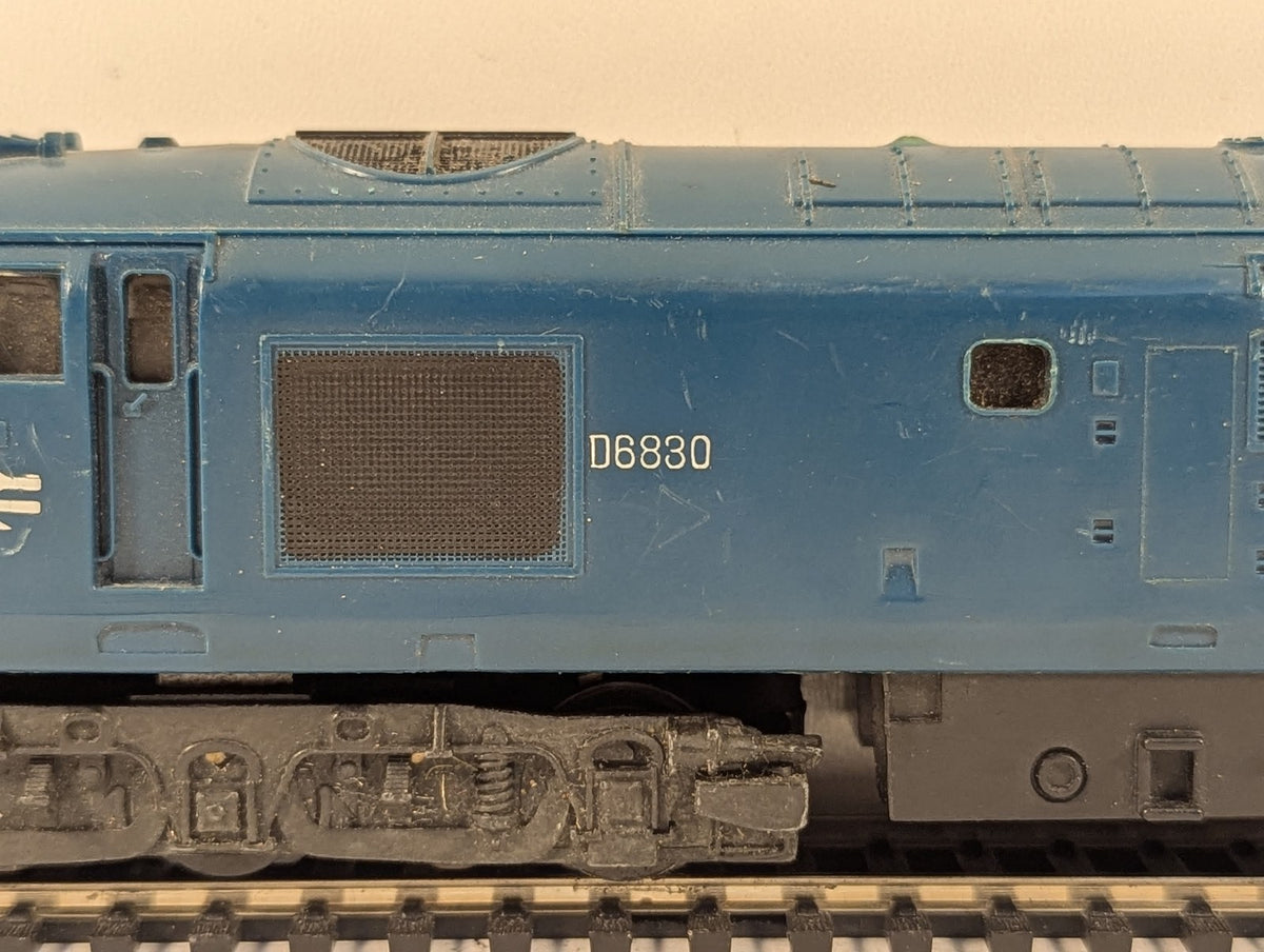 Tri-ang Hornby OO Gauge Class 37 Diesel Locomotive D6830 BR Blue R751