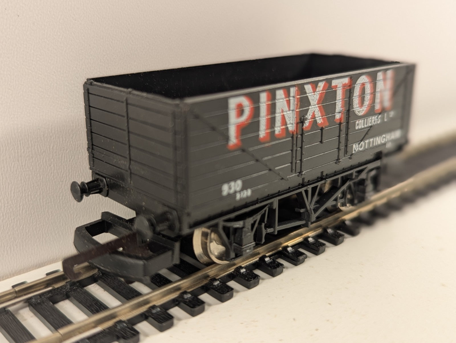 Lima OO Gauge 7 Plank Wagon Pinxton Livery