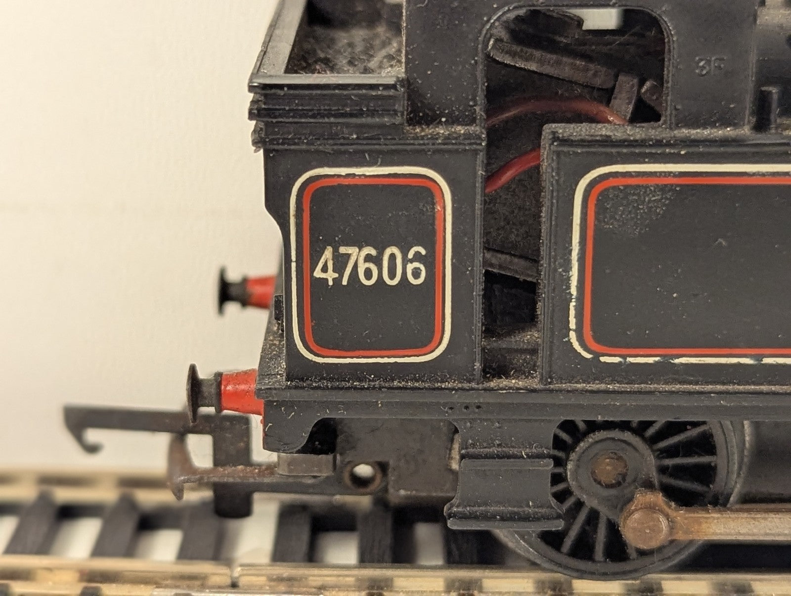 Tri-ang OO Gauge Class 3F Jinty 0-6-0T Locomotive 47606 BR Black (Early Emblem)