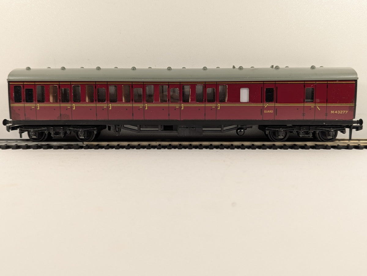 Hornby Dublo OO Gauge BR Maroon Brake Second Coach Passenger Coach M43277 4053