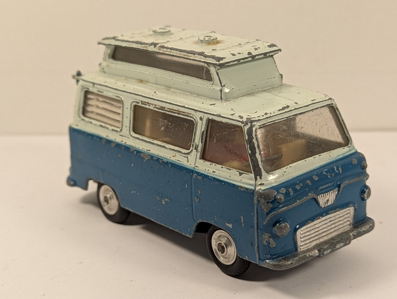 Corgi Toys 420 Ford Thames Airborne Caravan 1:43 Scale - Chipped Paint