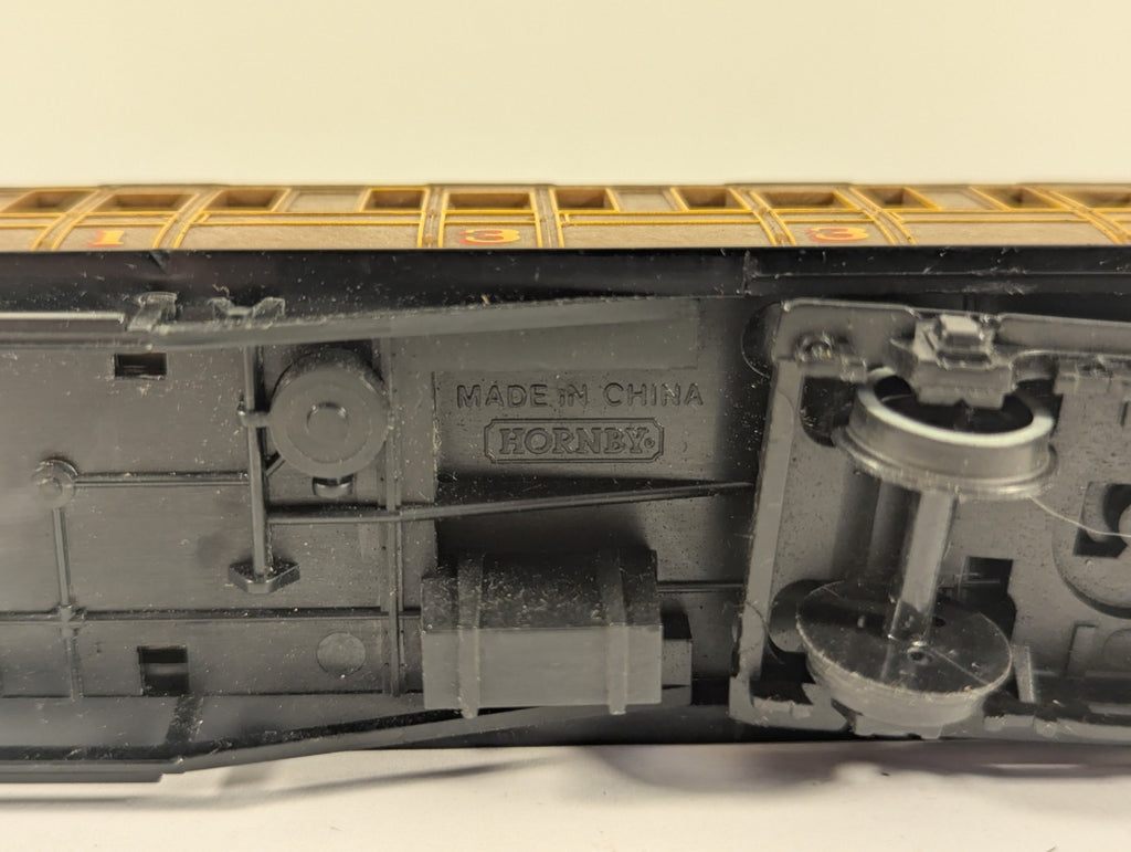 Hornby RailRoad OO Gauge LNER Teak Brake Coach