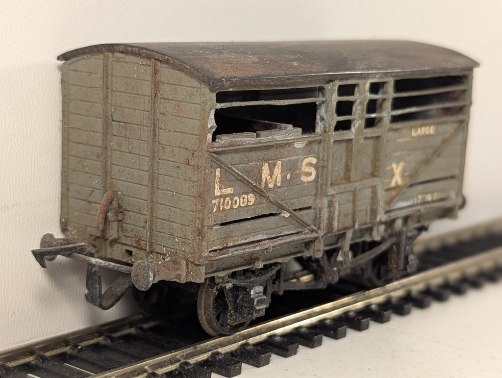 Kit Built OO Gauge LMS Large Cattle Van Cattle Wagon 710043 LMS Grey
