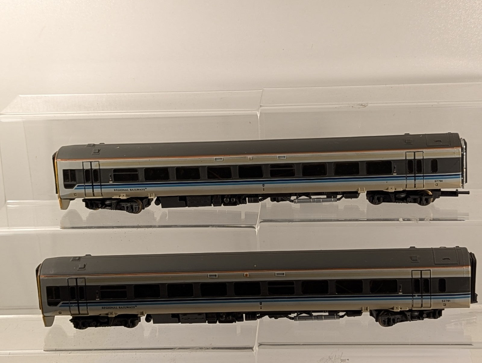 Bachmann OO Gauge Class 158 Diesel Multiple Unit 52791 & 57791 Regional Livery