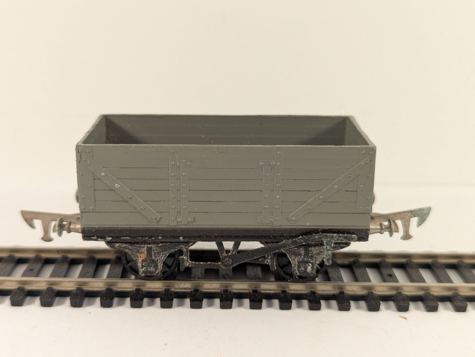 Graham Farish OO Gauge Grey Open 7-Plank Wagon Boxed