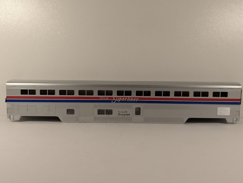 Con-Cor HO Scale Superliner Coach-Baggage Passenger Coach Amtrak 0001-000821