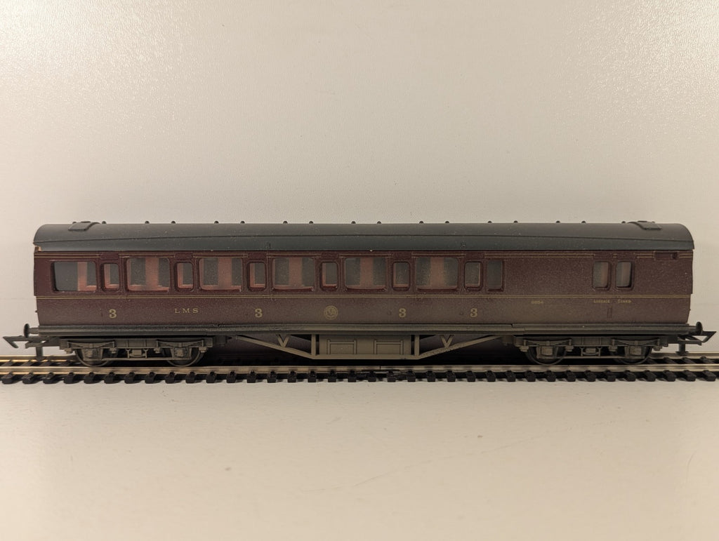 Graham Farish OO Gauge LMS Brake Third Coach - Wrong Box