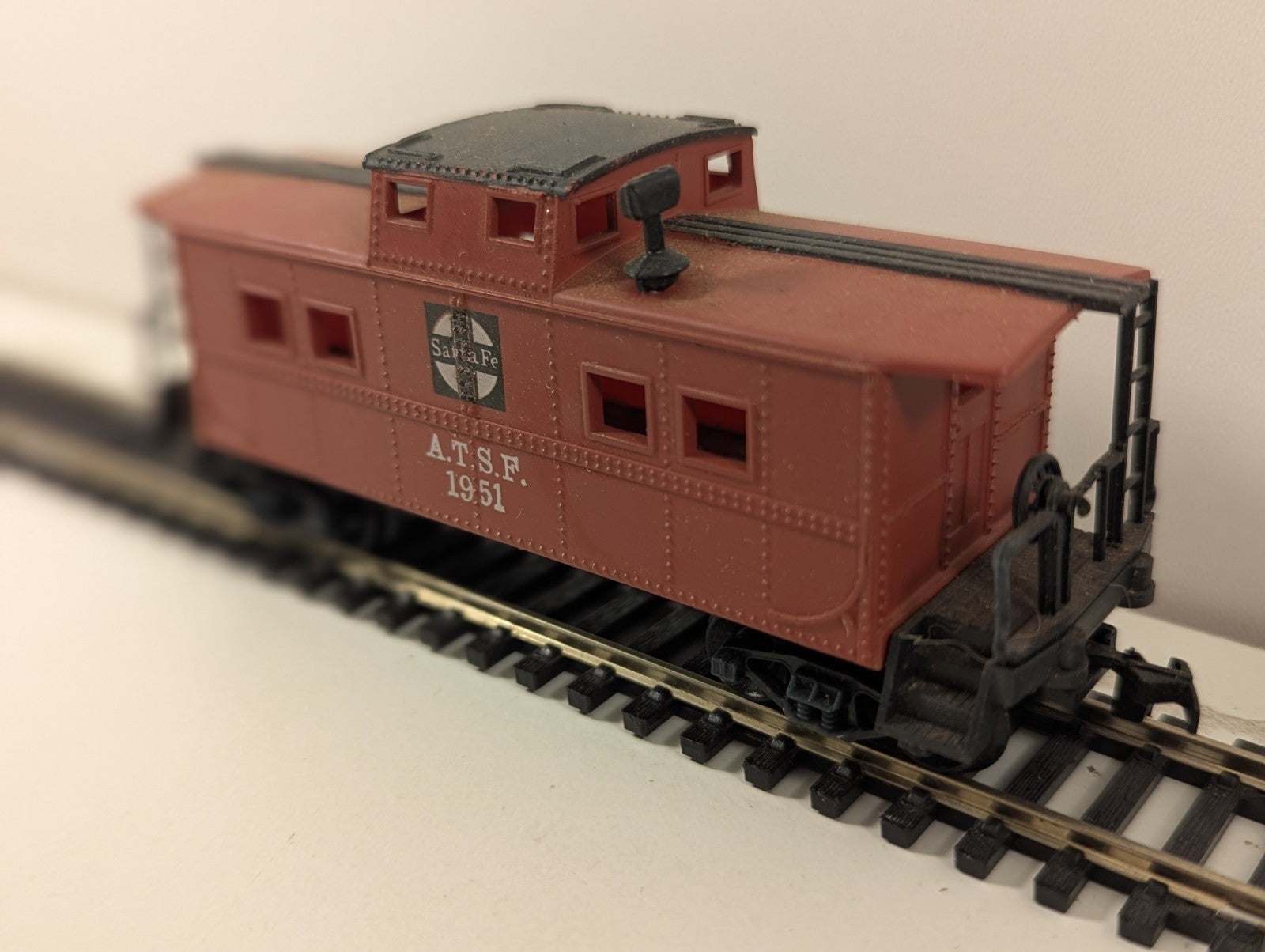 Life-Like HO Santa Fe ATSF 1951 Cupola Caboose