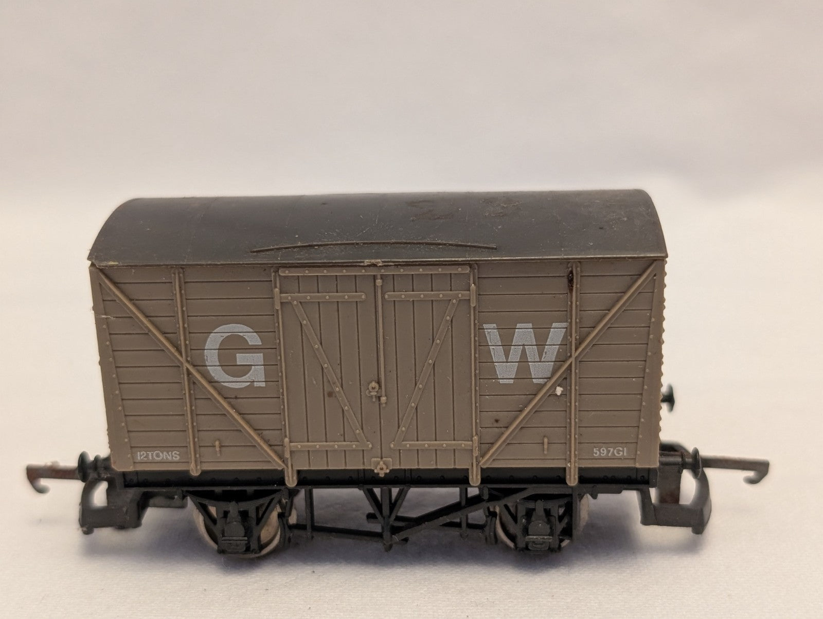 Lima OO Gauge GWR 12 Ton Ventilated Goods Van Goods Wagon