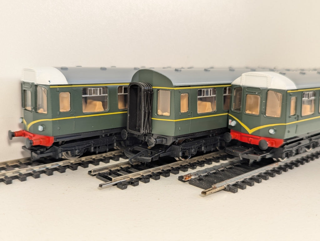 Hornby R.369 BR Class 110 3-Car Diesel Multiple Unit Train Pack OO Gauge - Boxed