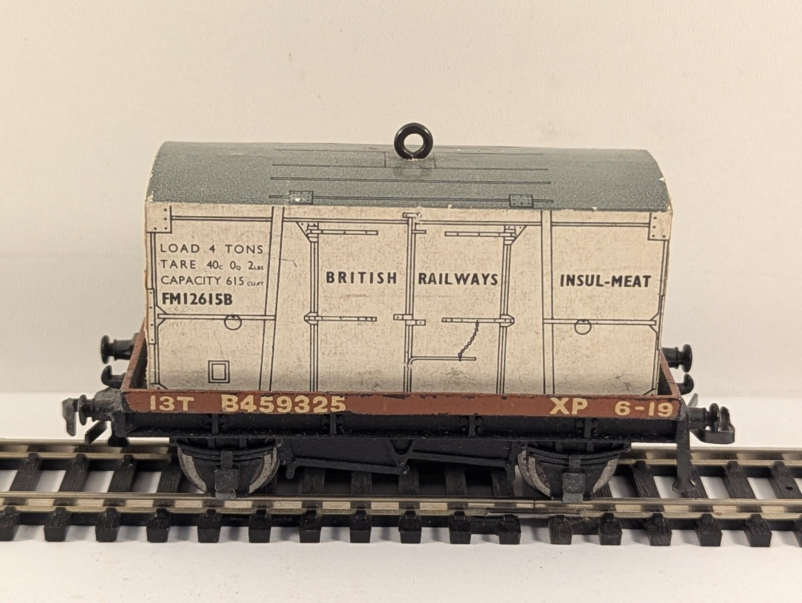 Hornby Dublo 4648 OO Gauge Low-Sided Wagon with Insulated Meat Container