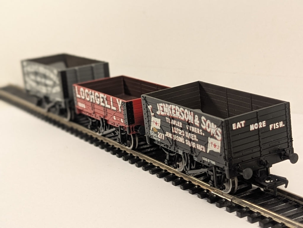 Bachmann 37-075K5 Set of Three Private Owner Wagons 2008/2009