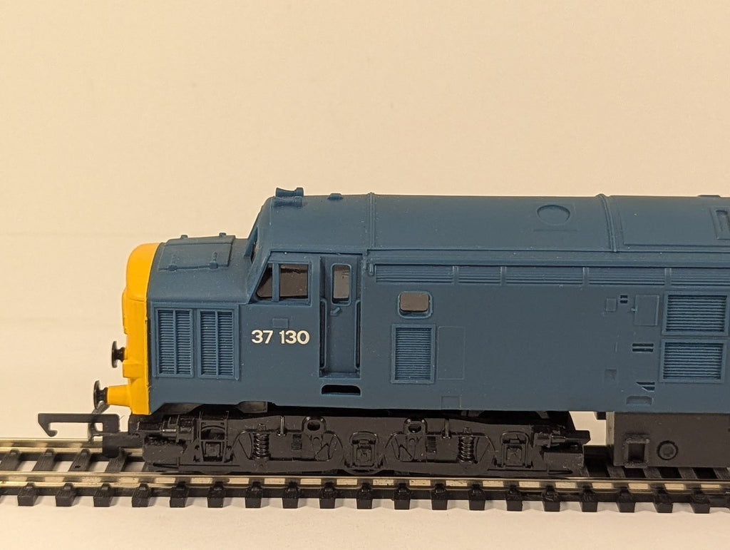 Hornby OO Gauge Class 37 Locomotive 37 130 BR Blue R751