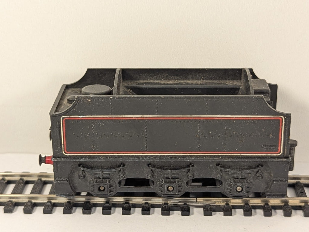 Tri-ang R33 OO Gauge BR Black Class 3F Tender – Missing Crest & Coupling