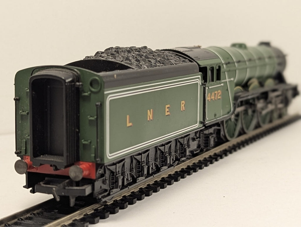 Hornby OO Gauge Class A1 4472 'Flying Scotsman' Steam Locomotive LNER Green