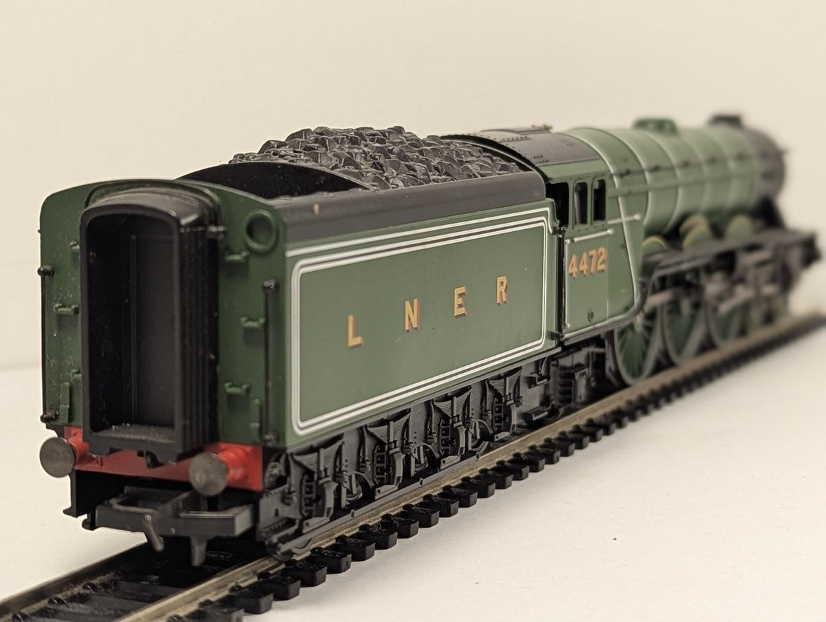 Hornby OO Gauge Class A1 4472 'Flying Scotsman' Steam Locomotive LNER Green