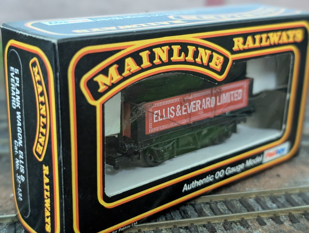 Mainline 37-131 OO Gauge 5 Plank Wagon Ellis & Everard Ltd No. 136  Boxed
