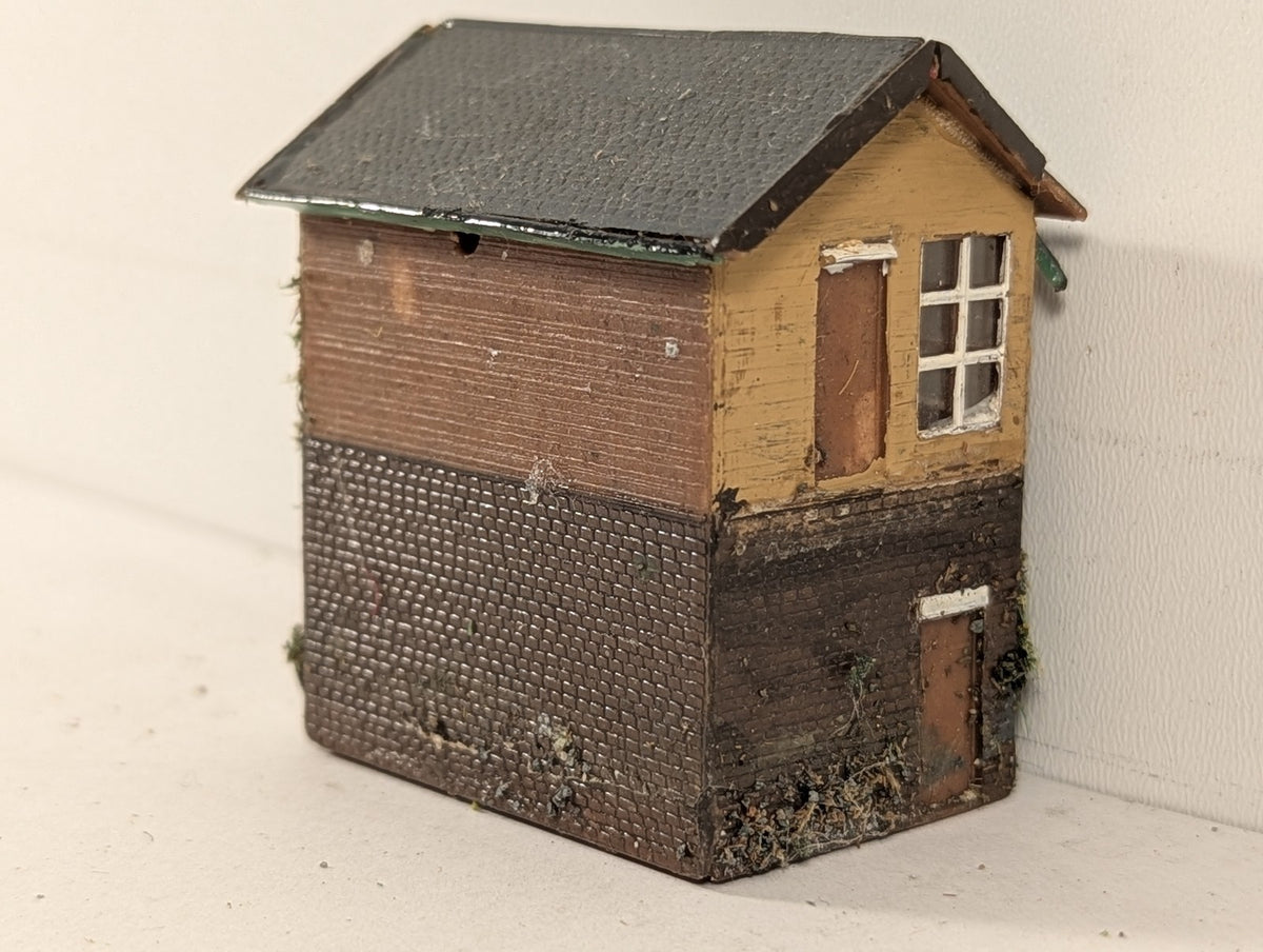 Hornby N Gauge Lyddle End Signal Box (Brick/Timber) Buildings & Structures N8008