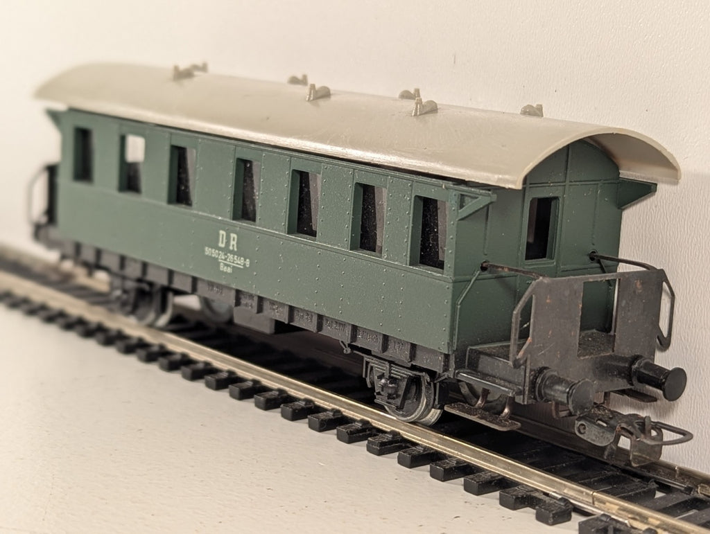 Piko HO Gauge Deutsche Reichsbahn Passenger Car Green