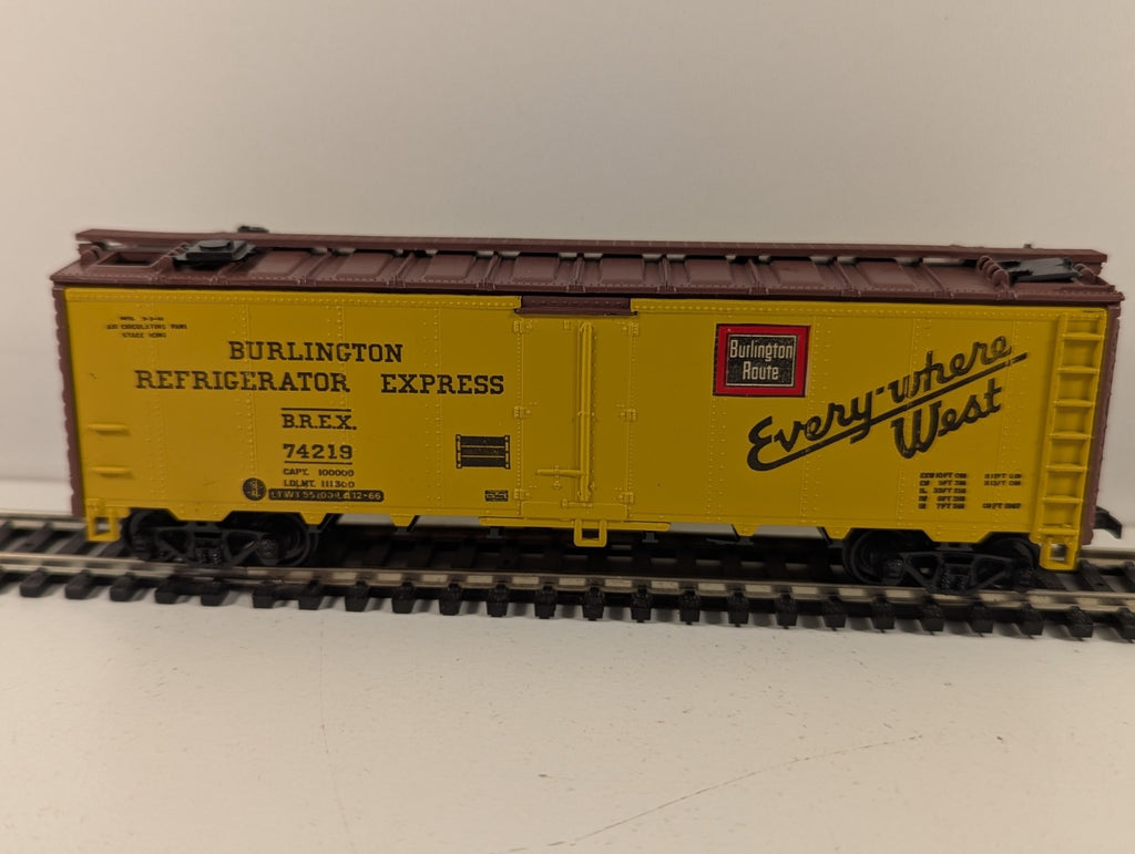 Athearn HO Gauge BREX 74219 40ft Steel Reefer Wagon