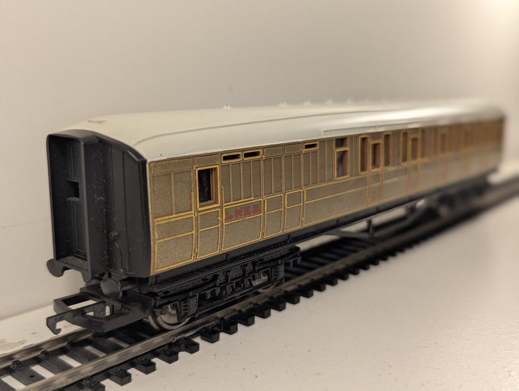 Hornby R478 OO Gauge LNER Teak Brake Composite Coach 4237