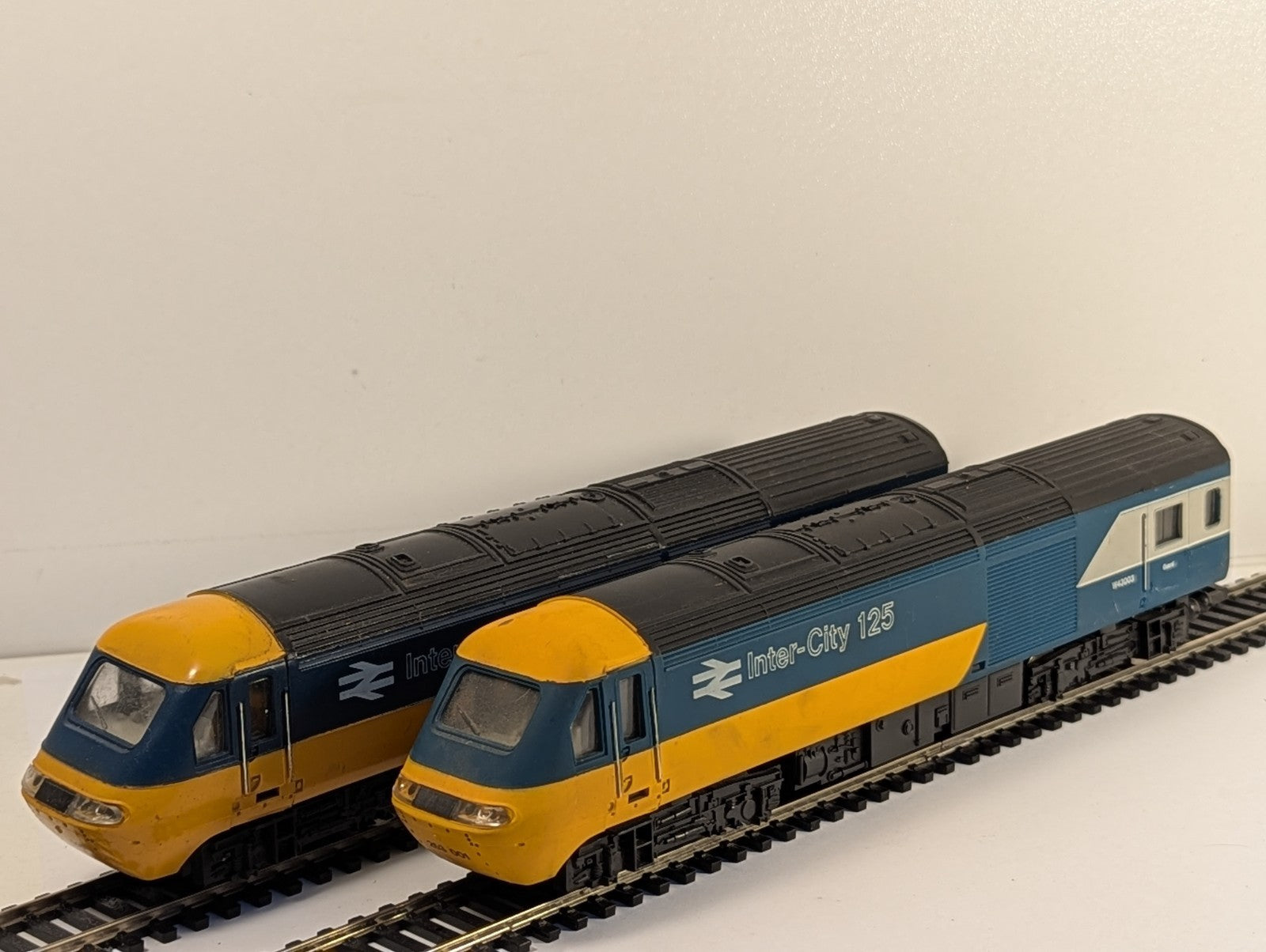 Hornby OO Gauge BR Blue Grey Class 43 HST Intercity 125 2 Car Set