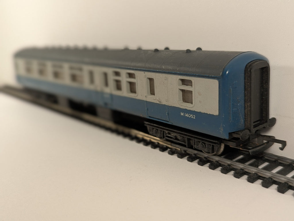 Hornby OO Gauge BR Mk1 Corridor Brake Composite (BCK) Passenger Coach M14052