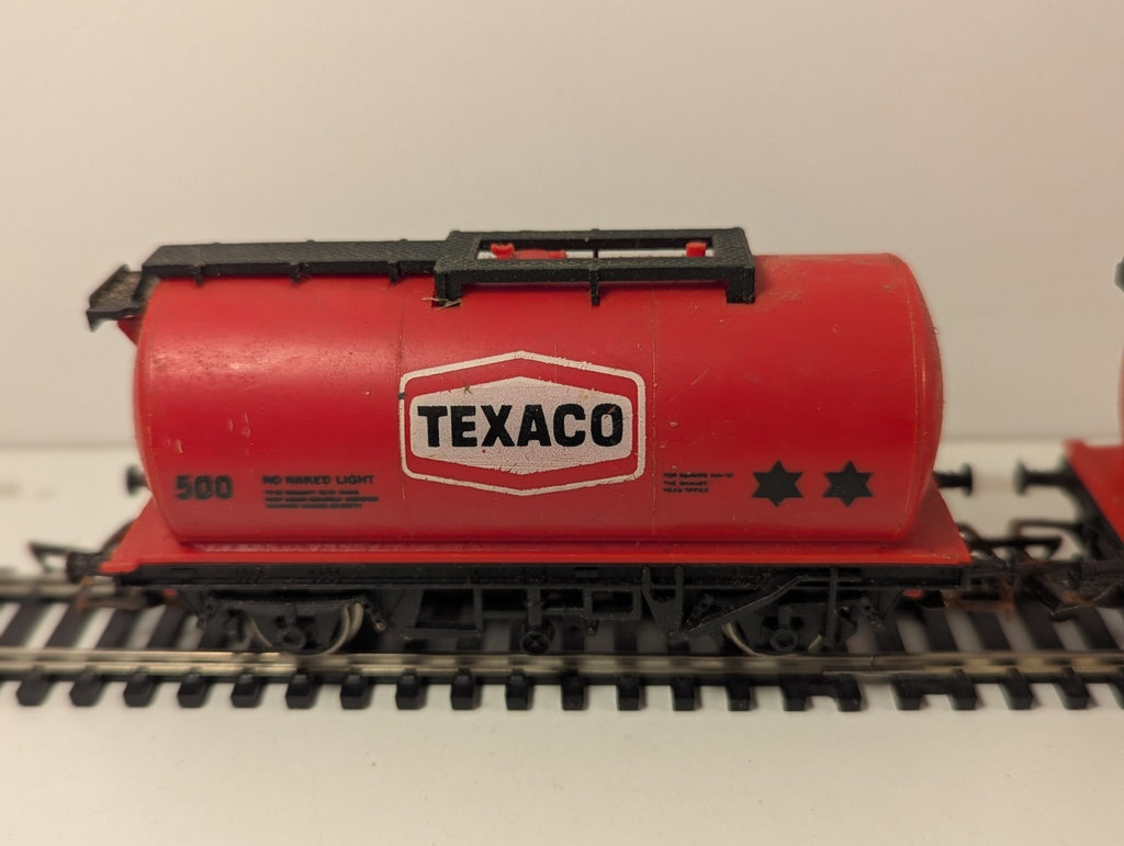 Hornby R184 OO Gauge Texaco Tank Wagon – Rake of 3