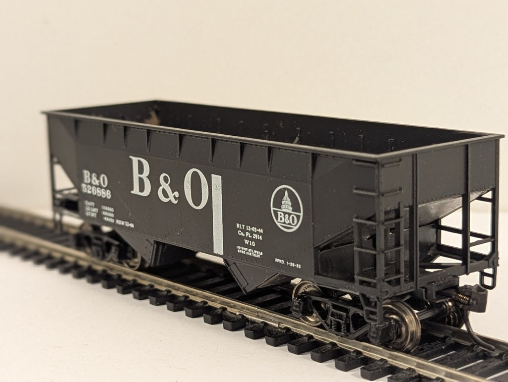 Athearn HO Gauge 34ft 2-Bay Flat-End Hopper (Offset with Square End)